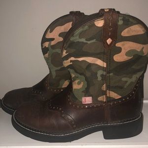 THESE ARE SOLD - JUST HAVING TECH ISSUES Women’s Gypsy Casual Justin Boots